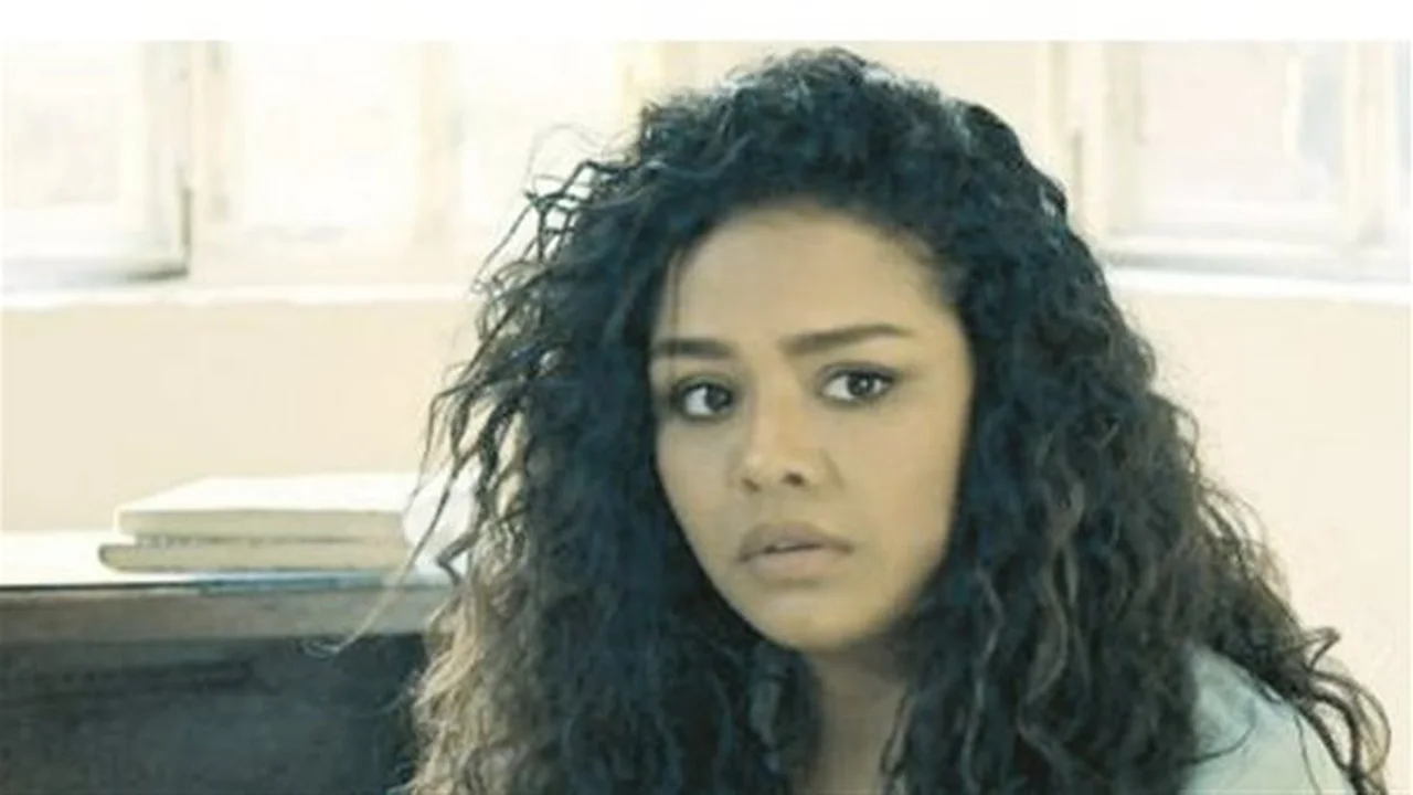 مسار فني.. رحلة أسماء أبو اليزيد من خشبة المسرح إلى النجومية